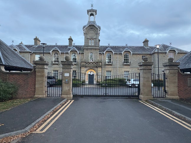 Room in Gated Estate - Gosforth  Main Photo