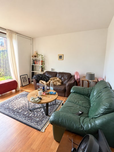 Deptford double room in girls house !  Main Photo