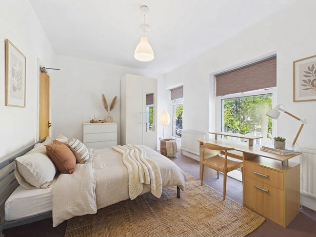 Spacious Double Bedrooms Undergoing Renovation Main Photo