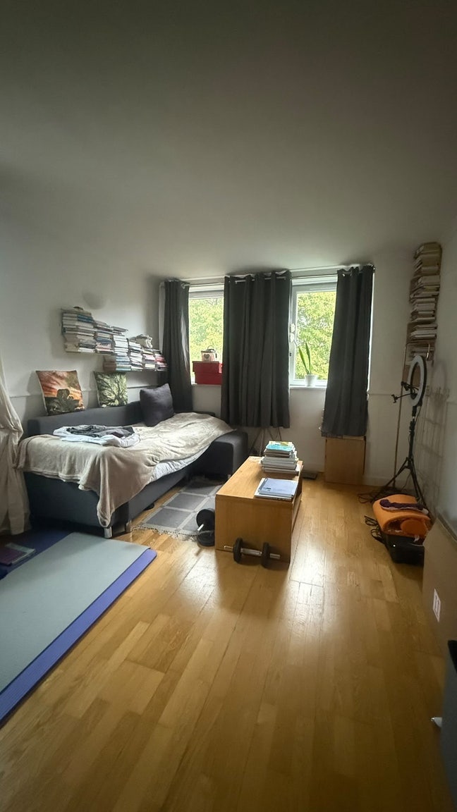 Large  furnished double room in central Putney  Main Photo