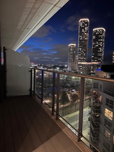 Modern 1 bed flat| Balcony with Thames view Main Photo