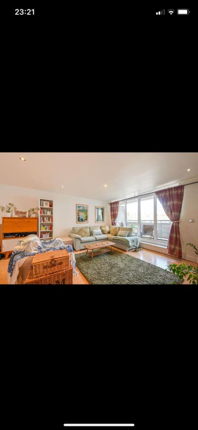 Double Room, single occupancy, Royal Wharf Main Photo