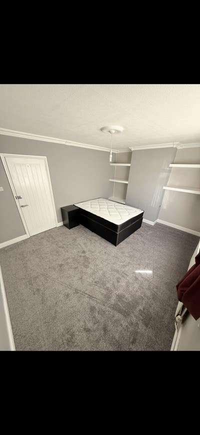 Large Double furnished room Main Photo
