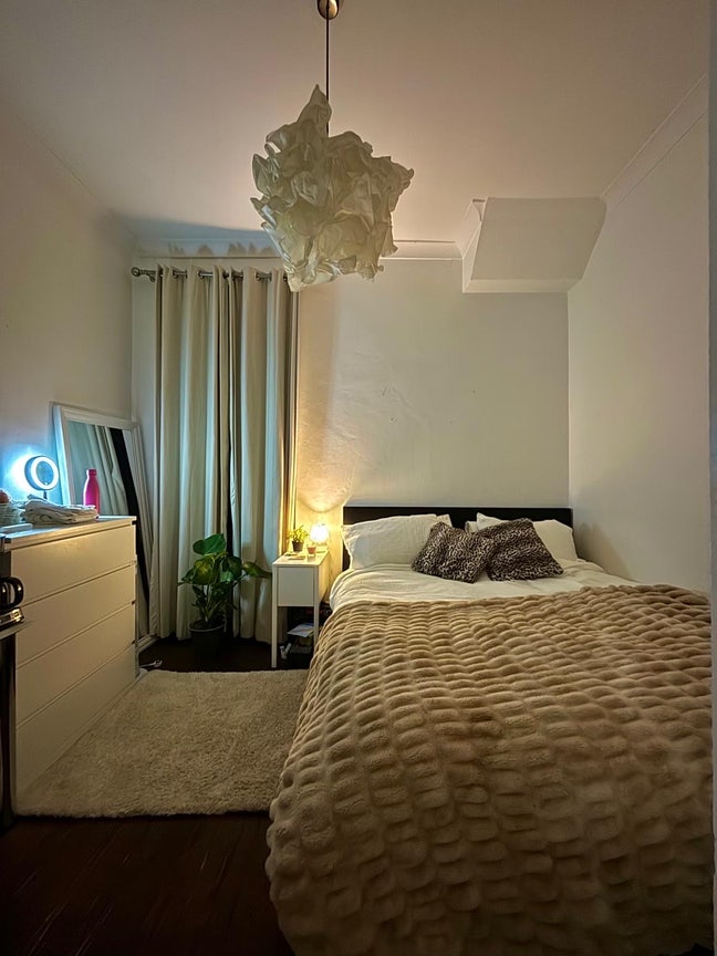 Lovely Double Room in Queen’s Park Main Photo