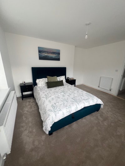 Large double room with own bathroom Main Photo