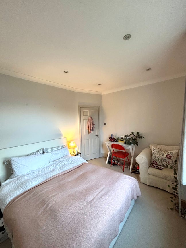 Room available in Queens Club Gardens, Fulham🌟 Main Photo