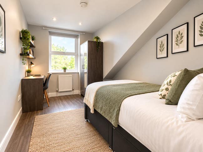 Top Floor Double Room To Rent | Cambridge City CB1 Main Photo