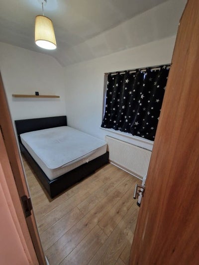 SAMLL Lovely & Spacious Double Room Garden house Main Photo