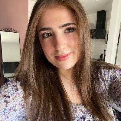 Ava (22) looking for a room/buddy up in MCR Main Photo