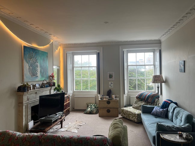 Join us in beautiful 3-bed flat! Main Photo