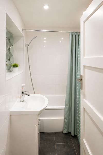 Spacious House with Garden & En Suite Main Photo