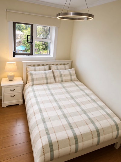 South-Facing Double Room + En-Suite Shower room Main Photo