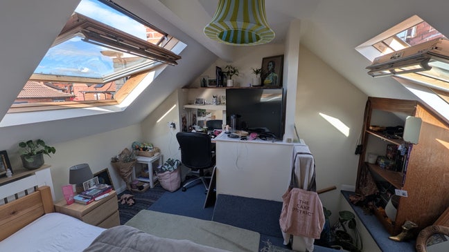One Double Room in Headingley Available Main Photo