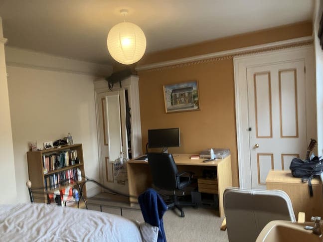 Room Near North Beach, Aberystwyth – &pound;400 All-Incl Main Photo
