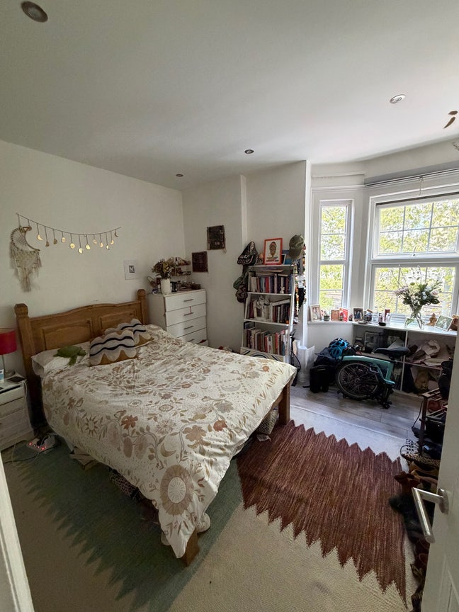 Seeking third flatmate in north London girls flat Main Photo