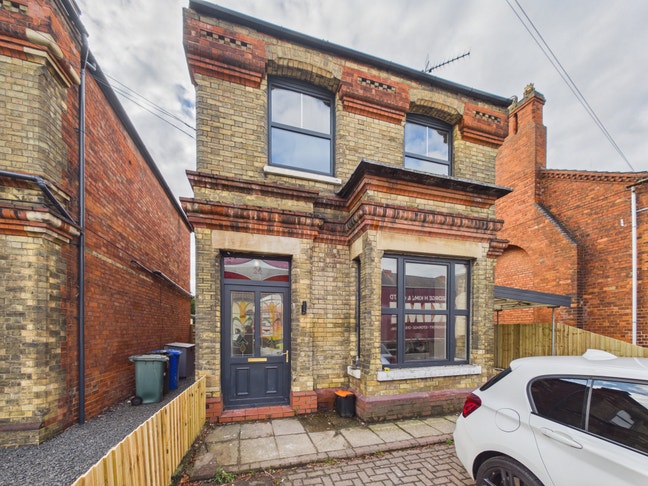 A stylish, fully furnished ground floor room Main Photo