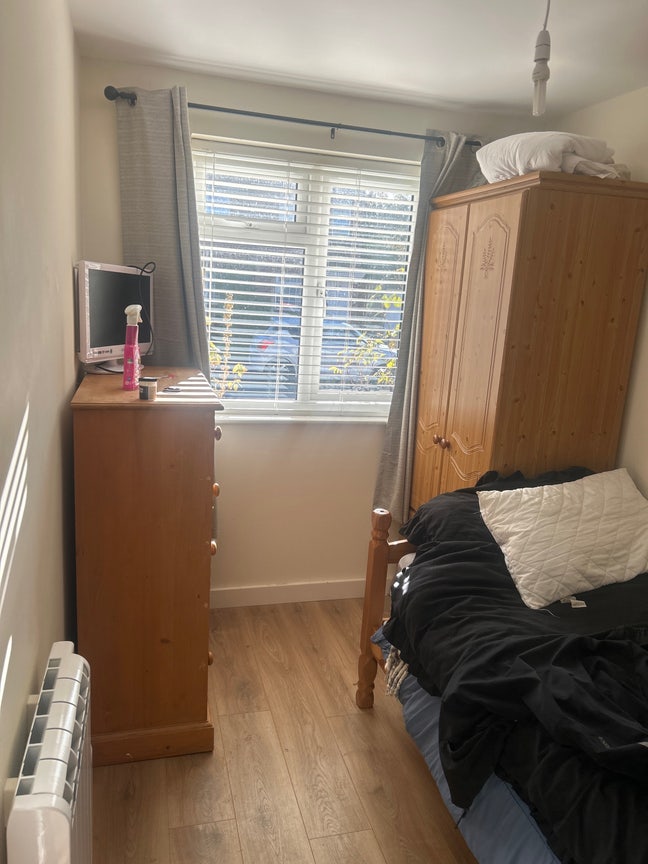 Single Room LU2 Main Photo