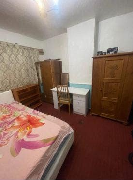 Spacious double room with separate bathroom, M13 Main Photo