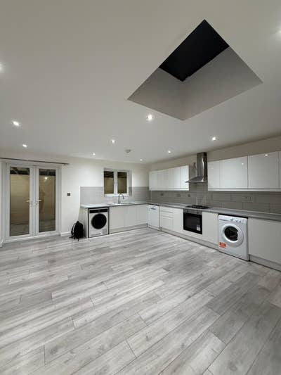 🏡 5 empty rooms in a brand new House/ Wembley  Main Photo