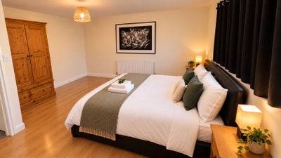 Large Double rooms in beautiful house  Main Photo