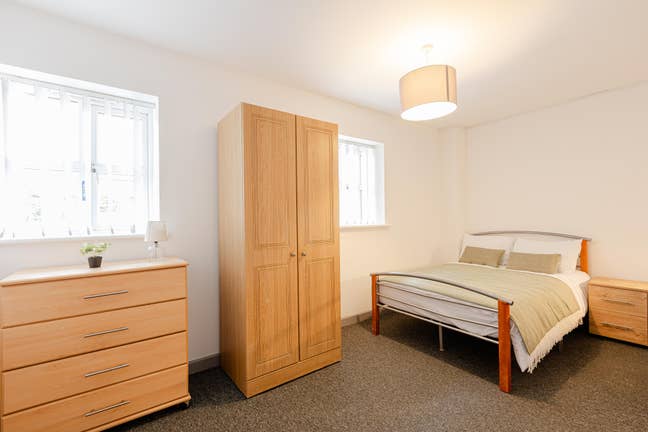 Furnished 2–7-bedroom flatshares bills included Main Photo