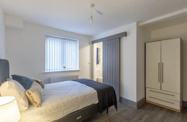 Utility Bills &pound;30 per month Main Photo