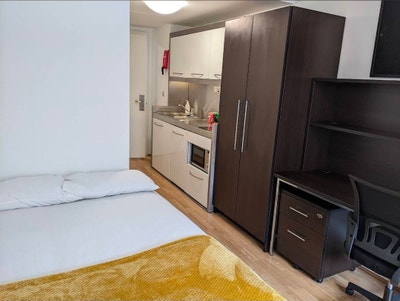 Imperial College Student Accommodation w/ free bus Main Photo