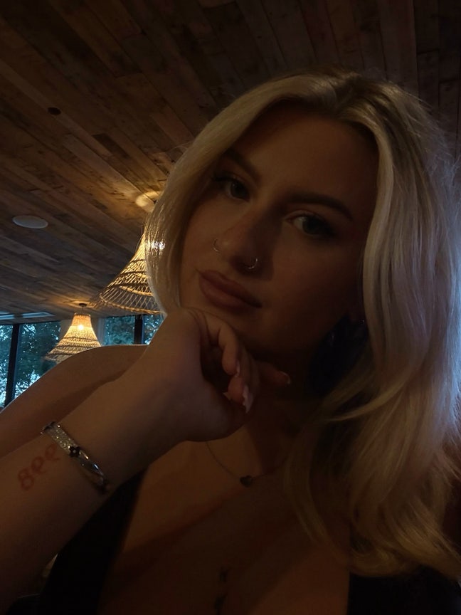 female aged 27 looking for a female roommate  Main Photo