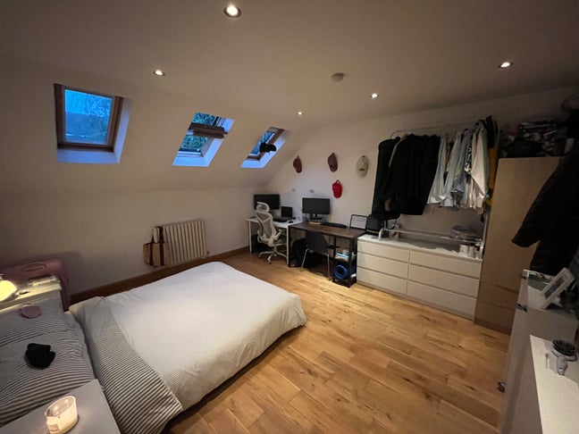 Large Couples Room in Upper Holloway Main Photo
