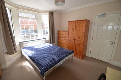 2 rooms in professional house-Beech Main Photo