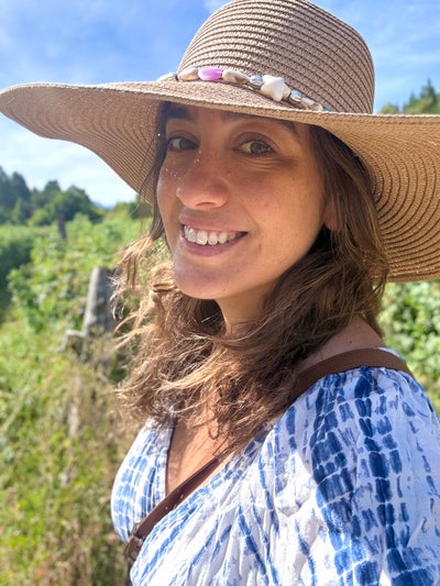 Hi! My name is Maria Victoria, but everyone c... Main Photo