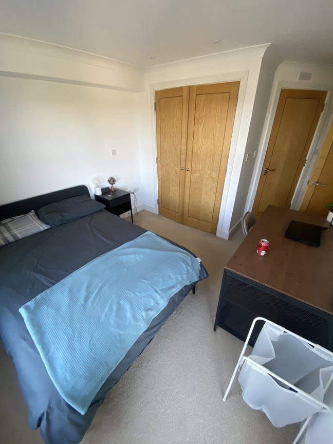Ensuite double room in Basingstoke.  Main Photo