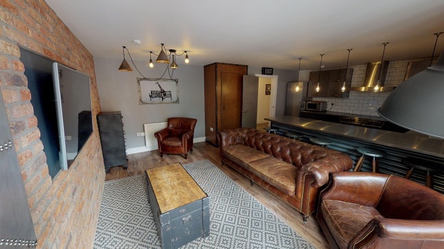 🏡 5-Bedroom, 5-Bathroom Apartment Hyde Park July  Main Photo