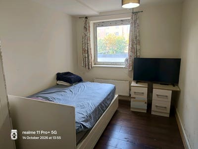Spare room available Ilford Main Photo