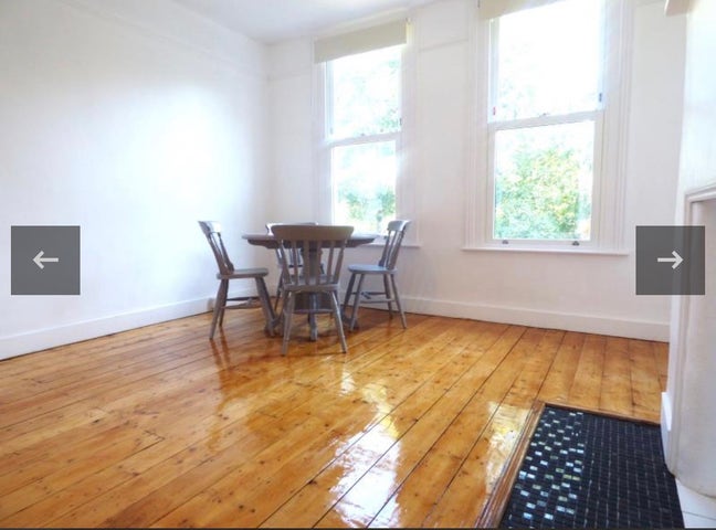 Double Room in Creative Household Main Photo