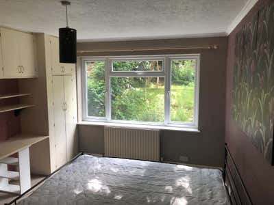 Double Bedroom to rent in Caterham Main Photo