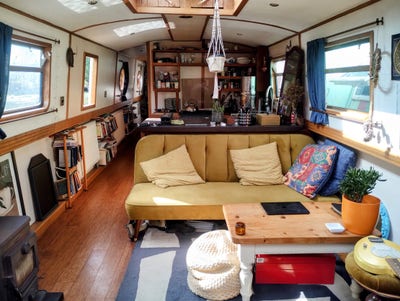 Large Widebeam HouseBoat on the Canal in Hackney Main Photo
