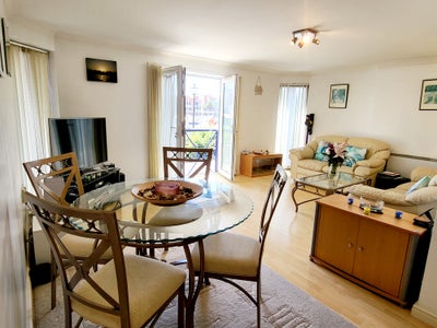 Stylish Marina View Apartment - full flat for rent Main Photo