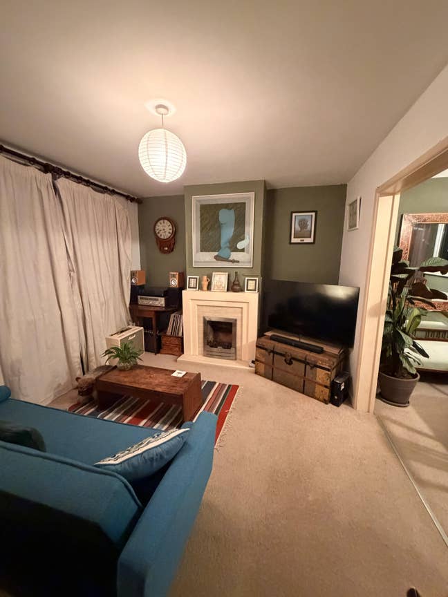 1 bedroom with large bed. Close to city centre  Main Photo