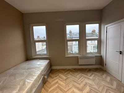 DSS - Studio Flat Available in Clapham Lambeth SW2 Main Photo