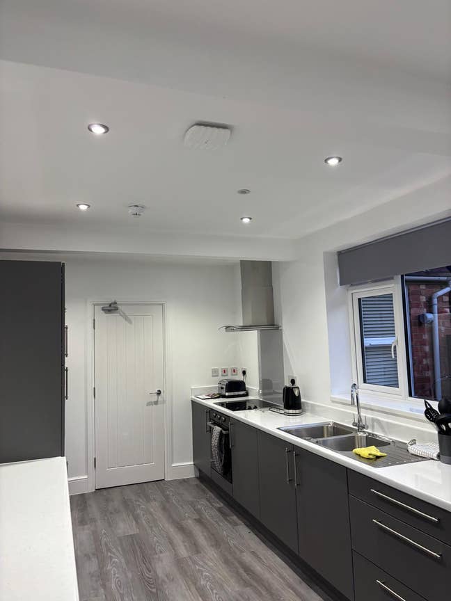 Premium & New En-Suite Rooms in NN8 3Hp - Nhs Main Photo