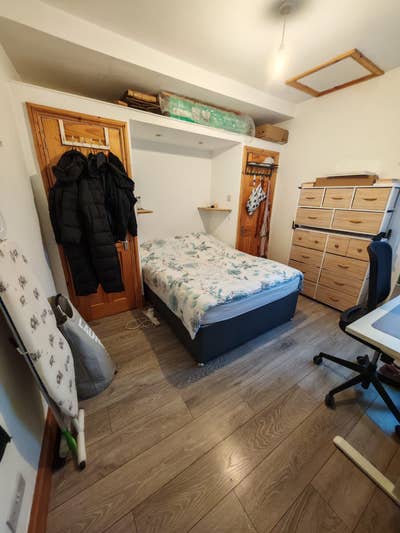 Southville room with own bathroom, bills included Main Photo