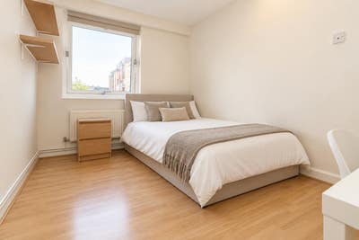 ⚡Bethnal Green - Liverpool St. - Female Friendly!⚡ Main Photo
