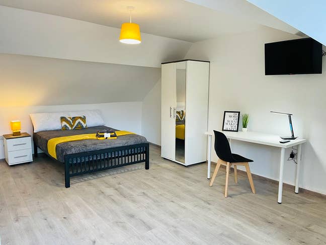  En-Suite Room in City Road, Sheffield S2 5HF Main Photo