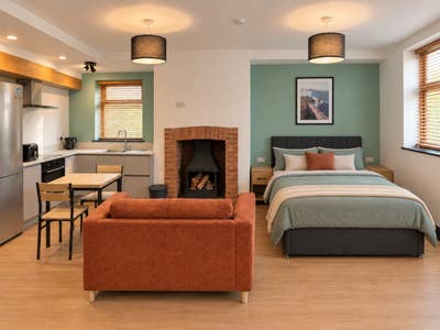 Serviced Studio for Contractors | Bills Included Main Photo