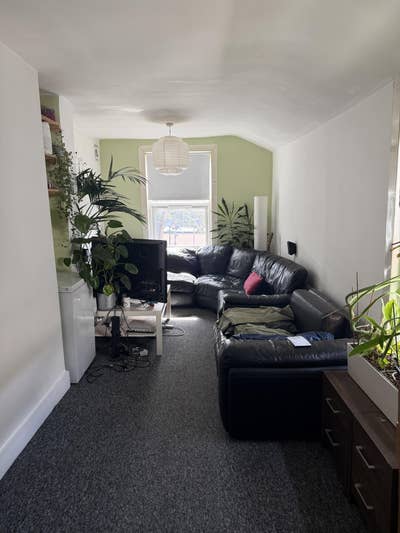 Friendly house in Forest Gate Main Photo
