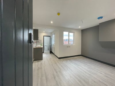 1 Months Free Rent Stunning New Refurb Studios  Main Photo