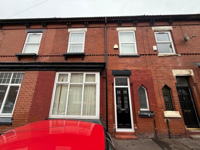 Student Accommodation Available  - One Room Main Photo