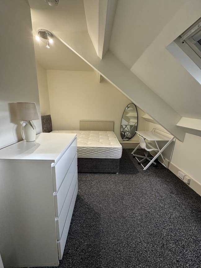 Modern Room In Newcastle House Share  Main Photo