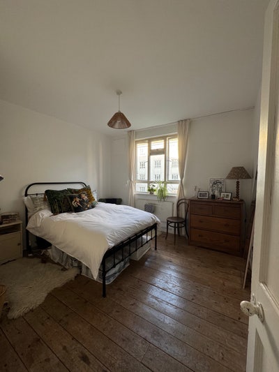 Double room in 3-bed flat in Bethnal Green Main Photo